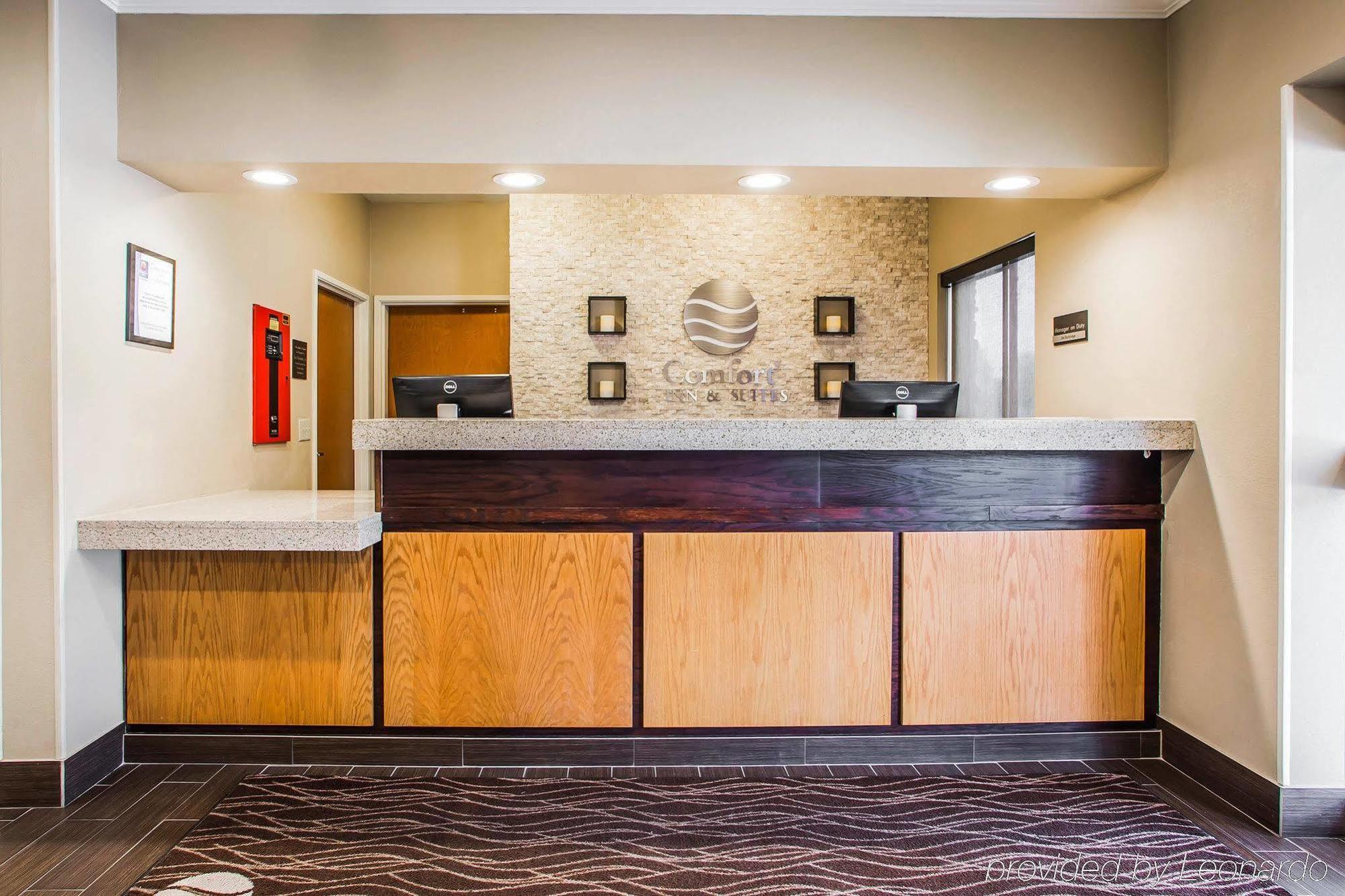 Comfort Inn & Suites Waterloo - Cedar Falls Exterior photo